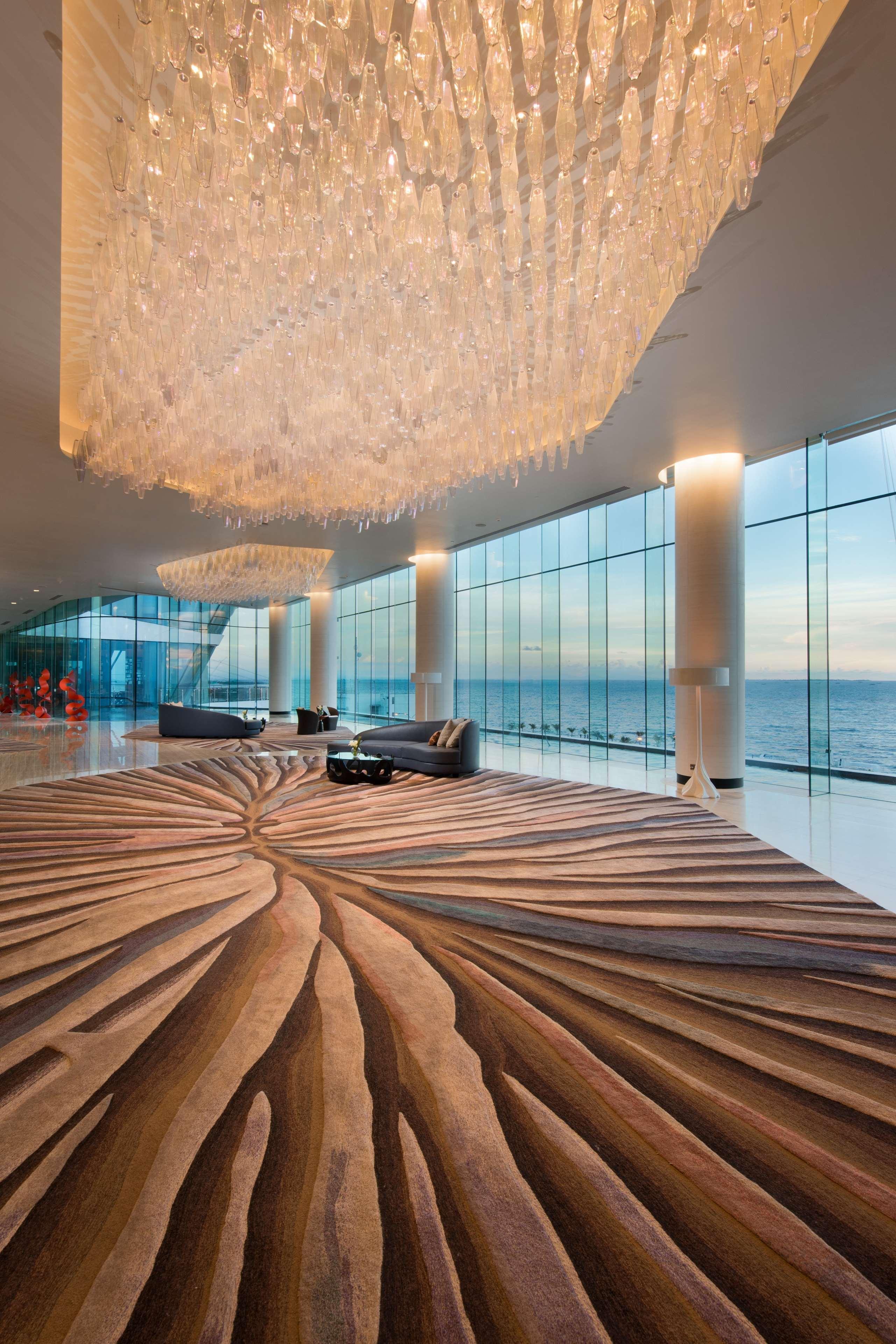 Hotel Conrad Manila Pasay Exterior foto The lobby of the hotel