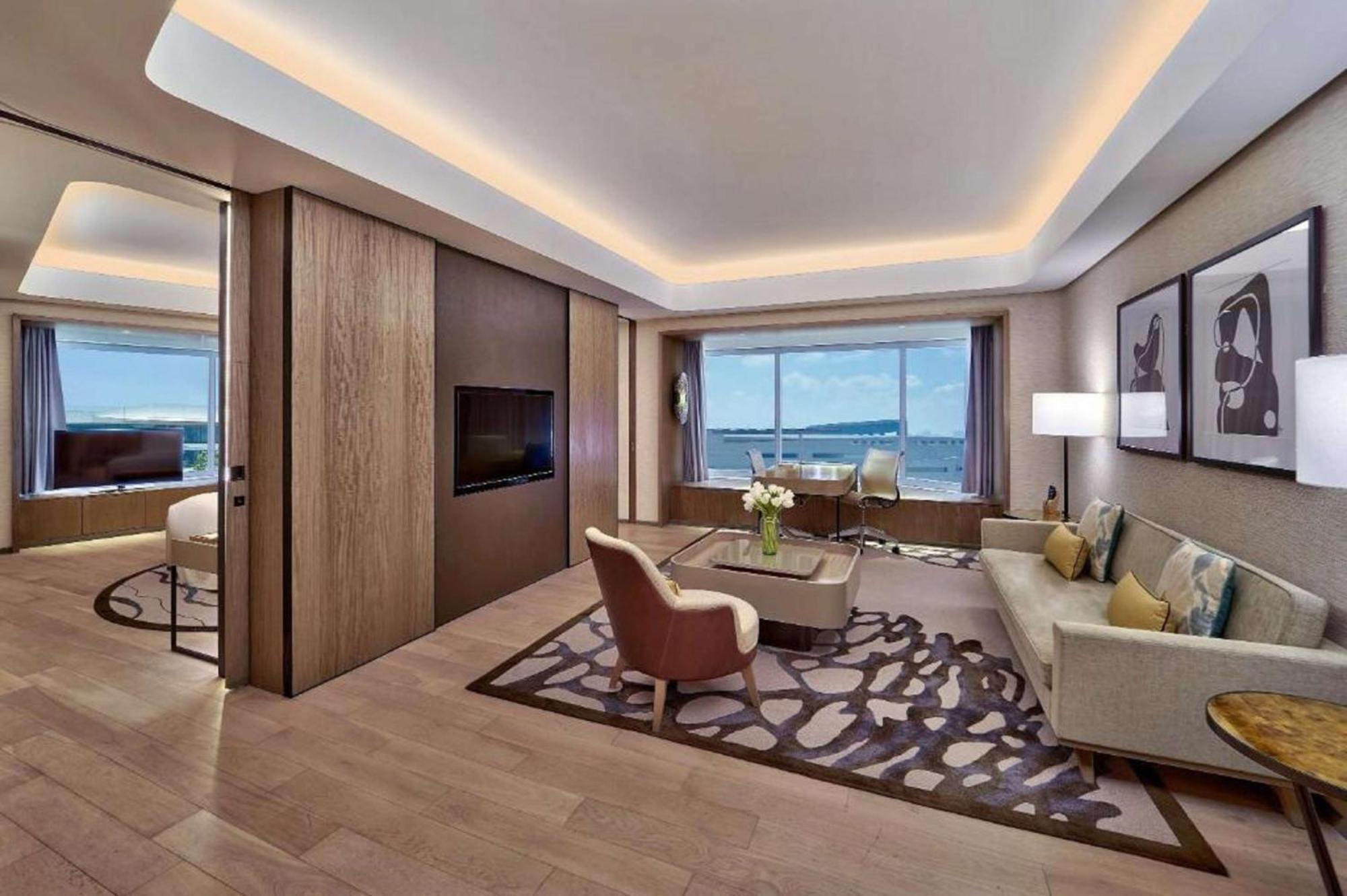 Hotel Conrad Manila Pasay Exterior foto A suite at the hotel