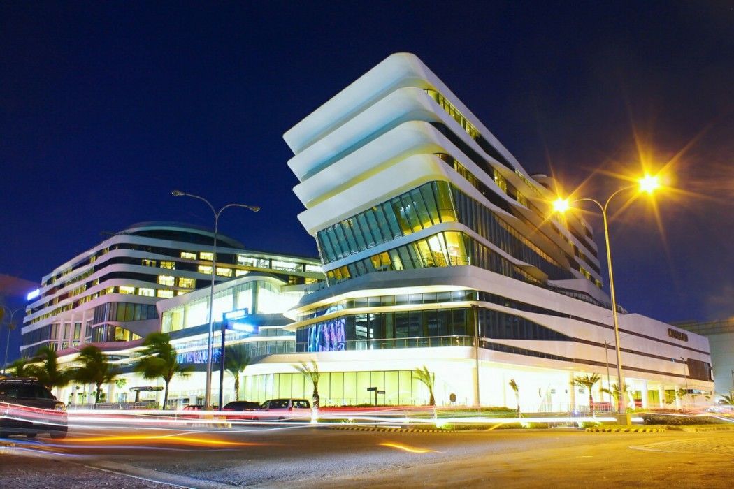 Hotel Conrad Manila Pasay Exterior foto The new building of the University of Patras